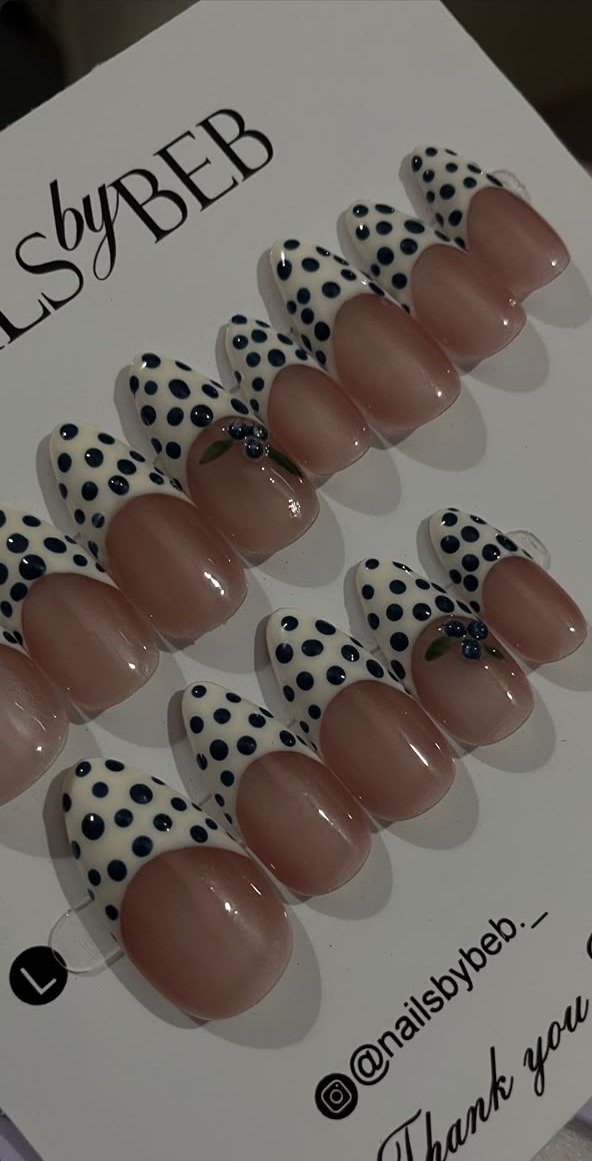 Featured press-on set